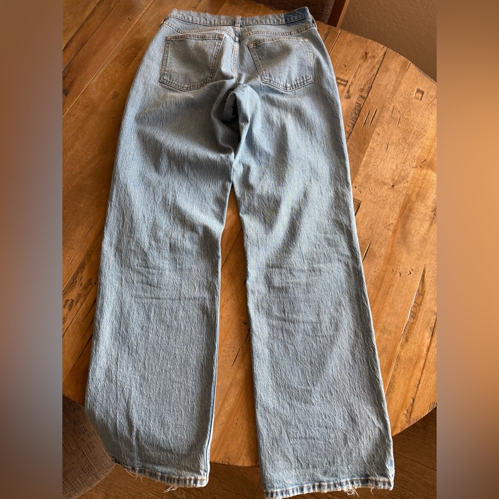 Women’s Abercrombie & Fitch Baggy Low Rise Jeans. Size 29 L. Inseam 32”. - Picture 2 of 3